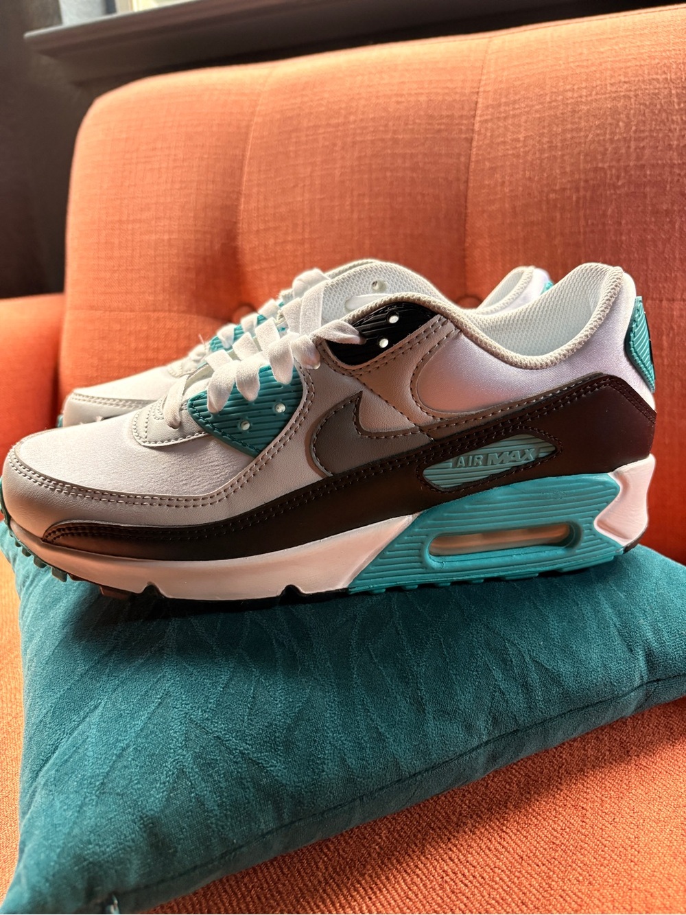 Nike Airmax White & Teal Athletic Sneakers